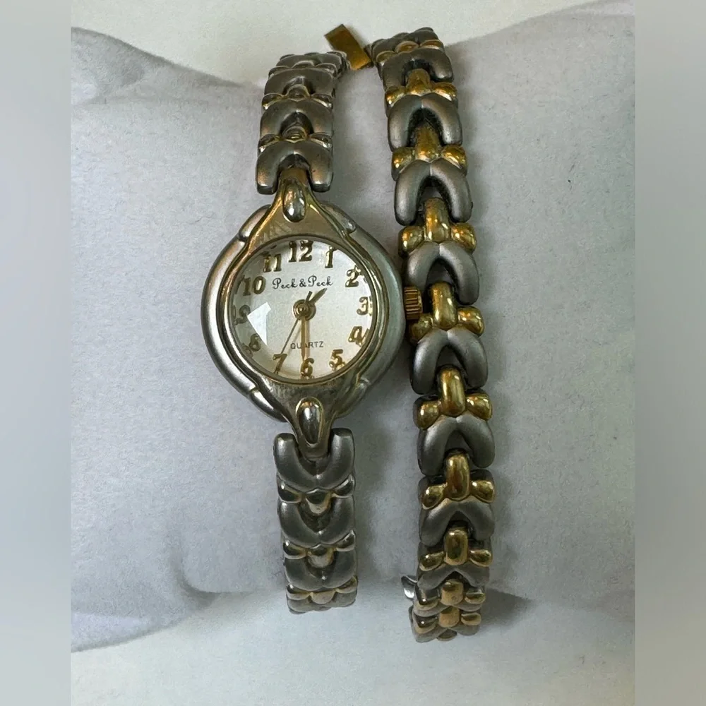Vintage Peck & Peck Ladies Gold & Silver Tone Watch & Bracelet Set PCP4249